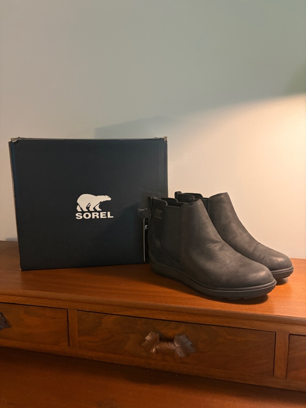 NWT SOREL Evie II CHELSEA BOOTS